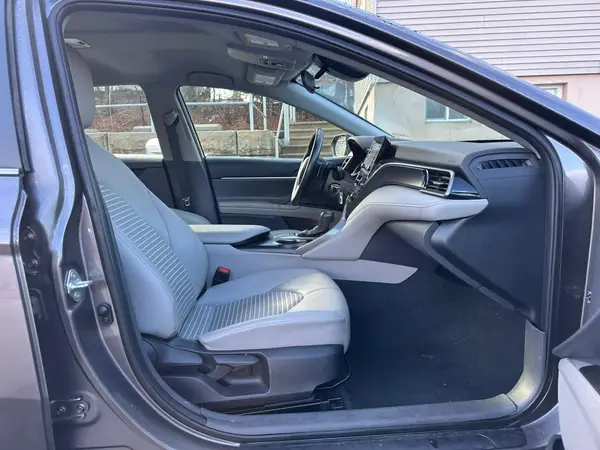 4T1G11AKXNU714585 2022 TOYOTA CAMRY - Image 8