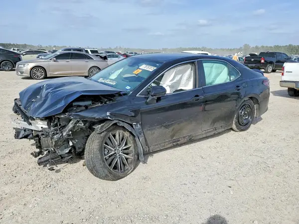 4T1G11AKXNU718538 2022 TOYOTA CAMRY - Image 1