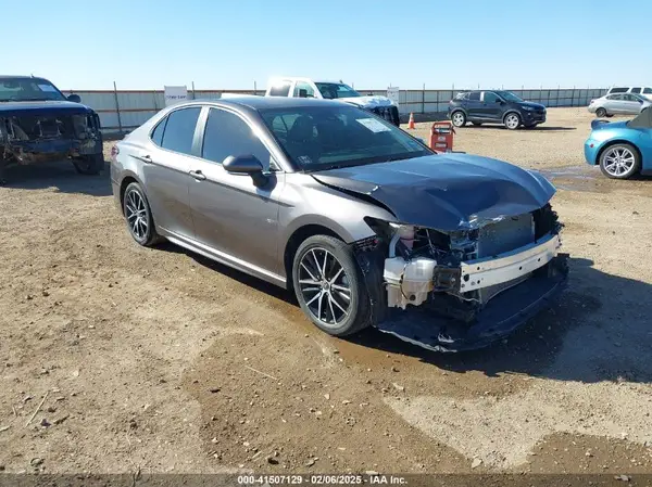 4T1G11AKXPU097398 2023 TOYOTA CAMRY - Image 1