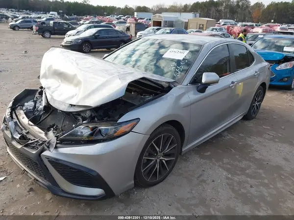 4T1G11AKXPU122655 2023 TOYOTA CAMRY - Image 2