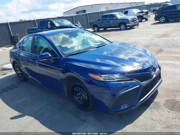 4T1G11AKXPU129556 2023 TOYOTA CAMRY - Image 1
