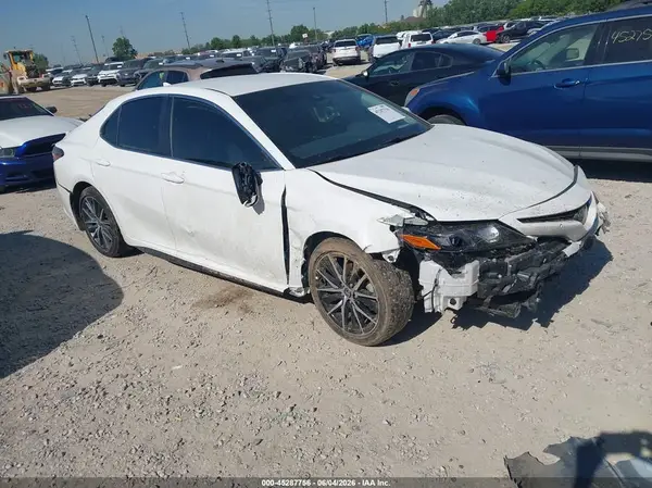 4T1G11AKXPU134885 2023 TOYOTA CAMRY - Image 1