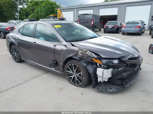 4T1G11AKXPU151363 2023 TOYOTA CAMRY - Image 1