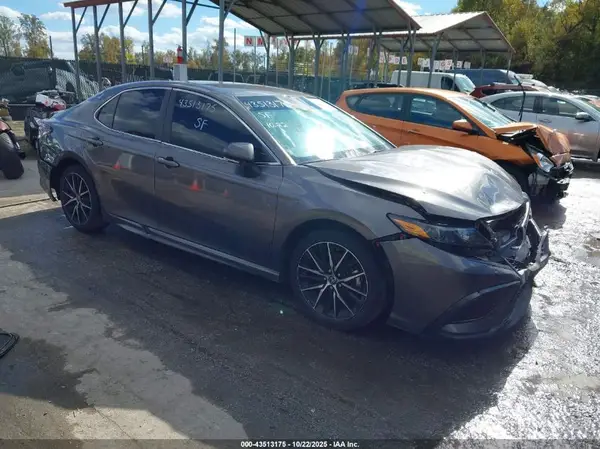 4T1G11AKXPU155476 2023 TOYOTA CAMRY - Image 1