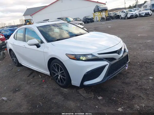 4T1G11AKXPU738145 2023 TOYOTA CAMRY - Image 1