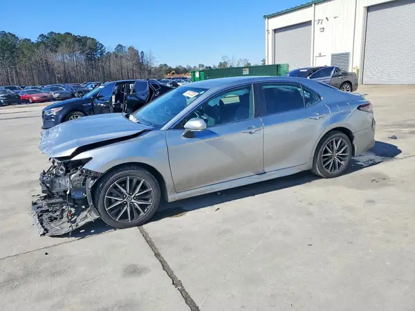4T1G11AKXPU740056 2023 TOYOTA CAMRY - Image 1