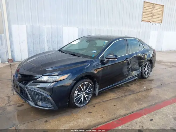 4T1G11AKXPU744463 2023 TOYOTA CAMRY - Image 2
