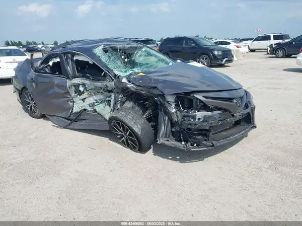 4T1G11AKXPU746830 2023 TOYOTA CAMRY - Image 1