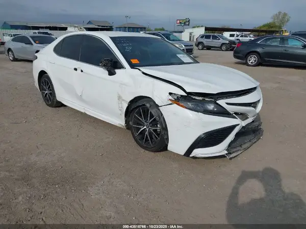 4T1G11AKXPU752806 2023 TOYOTA CAMRY - Image 1