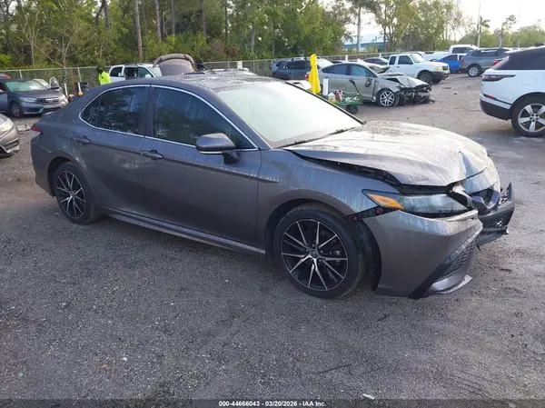 4T1G11AKXPU759352 2023 TOYOTA CAMRY - Image 1