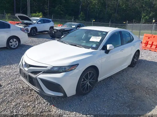 4T1G11AKXPU768990 2023 TOYOTA CAMRY - Image 2