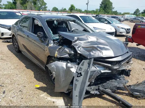 4T1G11AKXPU800725 2023 TOYOTA CAMRY - Image 1