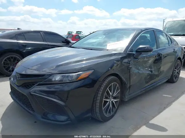 4T1G11AKXPU809411 2023 TOYOTA CAMRY - Image 2