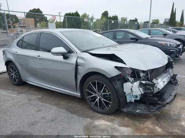 4T1G11AKXPU809876 2023 TOYOTA CAMRY - Image 1