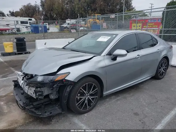 4T1G11AKXPU809876 2023 TOYOTA CAMRY - Image 2