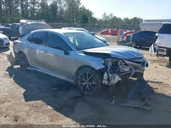 4T1G11AKXPU821476 2023 TOYOTA CAMRY - Image 1