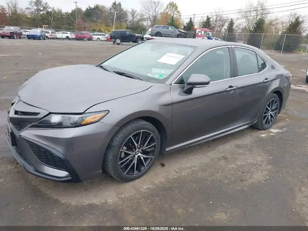 4T1G11AKXPU831571 2023 TOYOTA CAMRY - Image 2