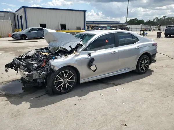 4T1G11AKXPU832459 2023 TOYOTA CAMRY - Image 1