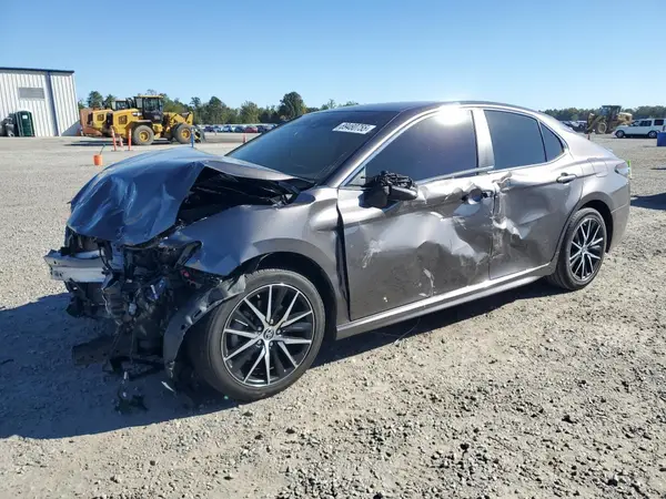4T1G11AKXPU834101 2023 TOYOTA CAMRY - Image 1