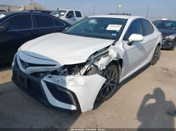 4T1G11AKXRU202220 2024 TOYOTA CAMRY - Image 2