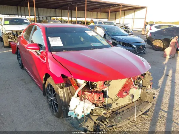 4T1G11AKXRU203030 2024 TOYOTA CAMRY - Image 1