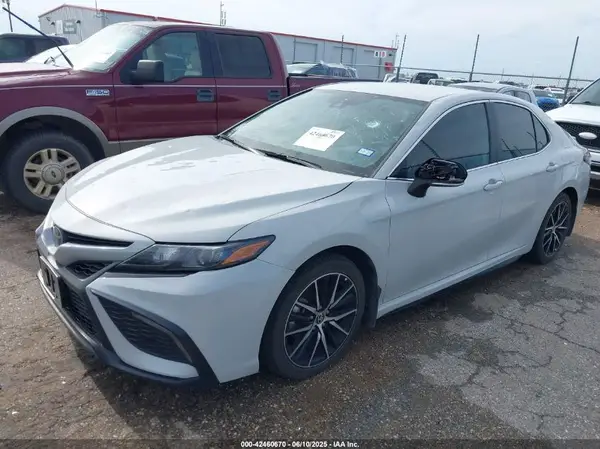 4T1G11AKXRU204775 2024 TOYOTA CAMRY - Image 2