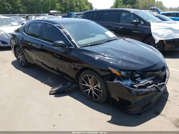 4T1G11AKXRU211757 2024 TOYOTA CAMRY - Image 1