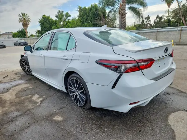 4T1G11AKXRU212343 2024 TOYOTA CAMRY - Image 2
