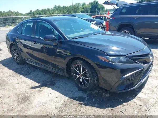 4T1G11AKXRU213511 2024 TOYOTA CAMRY - Image 1