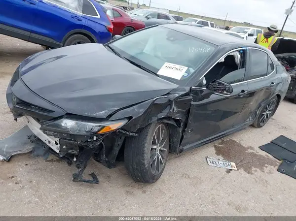 4T1G11AKXRU223200 2024 TOYOTA CAMRY - Image 2