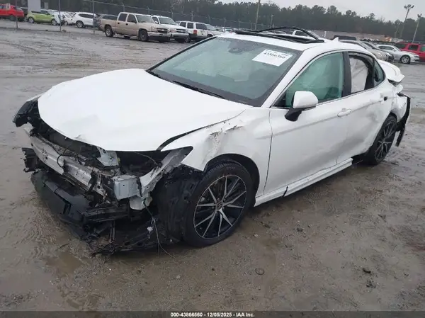 4T1G11AKXRU227294 2024 TOYOTA CAMRY - Image 2