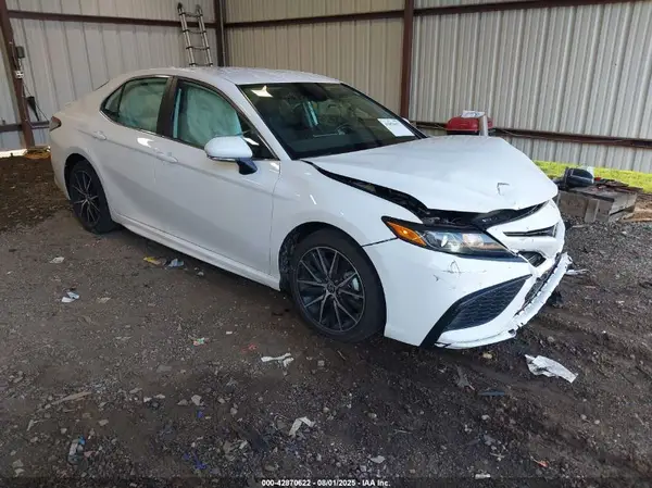 4T1G11AKXRU242541 2024 TOYOTA CAMRY - Image 1
