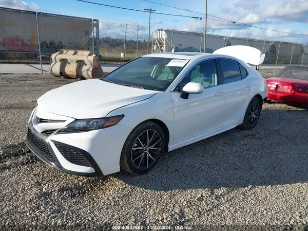 4T1G11AKXRU245665 2024 TOYOTA CAMRY - Image 2