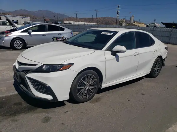 4T1G11AKXRU845103 2024 TOYOTA CAMRY - Image 1