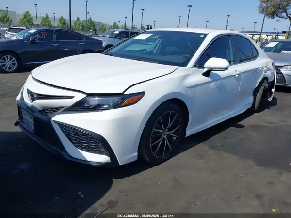 4T1G11AKXRU846090 2024 TOYOTA CAMRY - Image 2