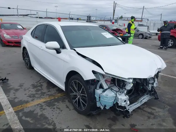 4T1G11AKXRU846591 2024 TOYOTA CAMRY - Image 1
