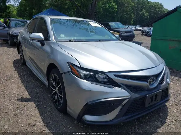 4T1G11AKXRU847093 2024 TOYOTA CAMRY - Image 1