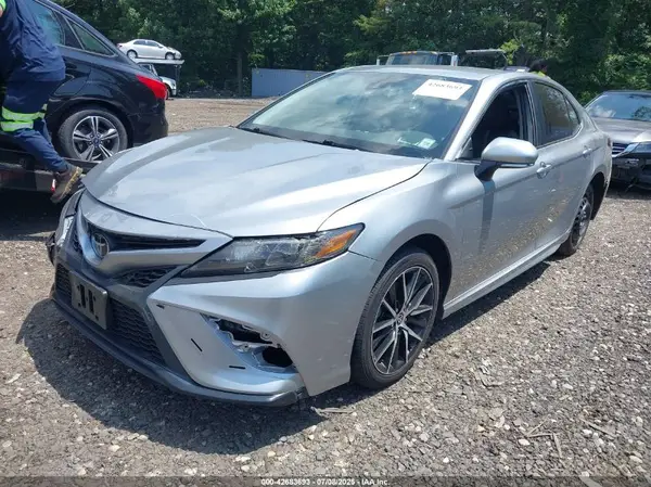 4T1G11AKXRU847093 2024 TOYOTA CAMRY - Image 2