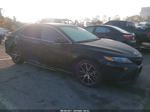4T1G11AKXRU849779 2024 TOYOTA CAMRY - Image 1
