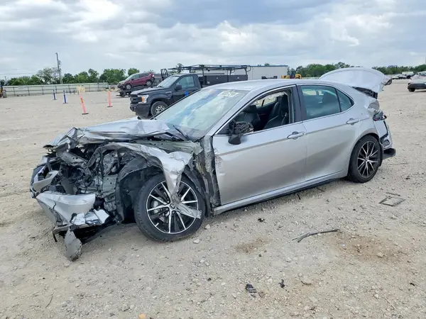 4T1G11AKXRU849801 2024 TOYOTA CAMRY - Image 1
