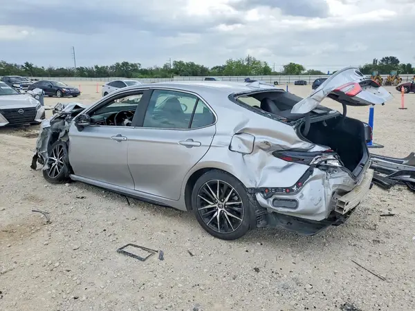 4T1G11AKXRU849801 2024 TOYOTA CAMRY - Image 2