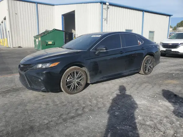 4T1G11AKXRU857784 2024 TOYOTA CAMRY - Image 1