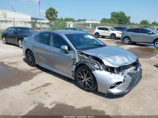 4T1G11AKXRU858255 2024 TOYOTA CAMRY - Image 1