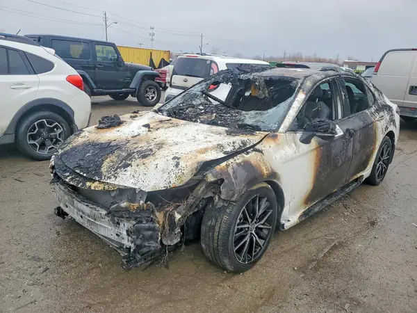 4T1G11AKXRU858644 2024 TOYOTA CAMRY - Image 1