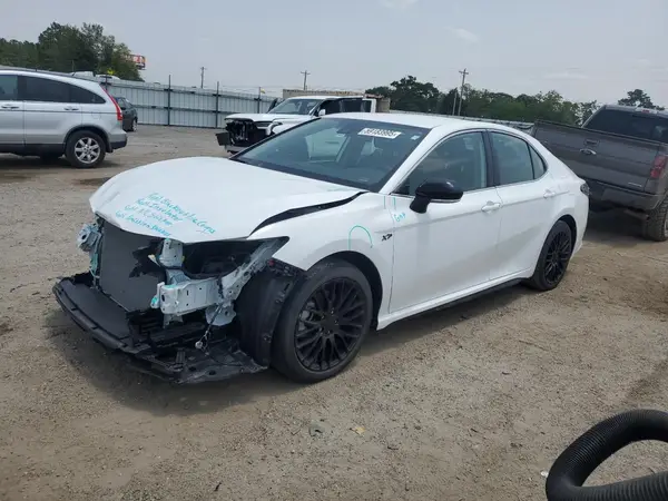 4T1G11AKXRU887190 2024 TOYOTA CAMRY - Image 1