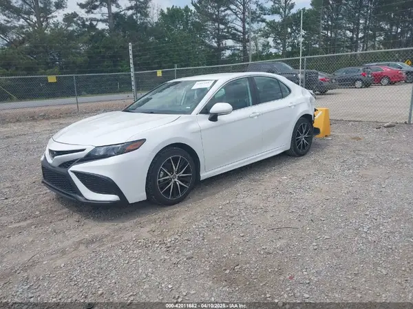 4T1G11AKXRU889070 2024 TOYOTA CAMRY - Image 2