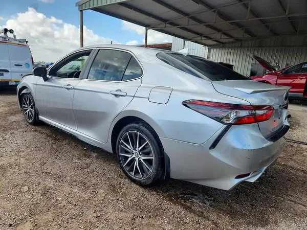4T1G11AKXRU895645 2024 TOYOTA CAMRY - Image 2
