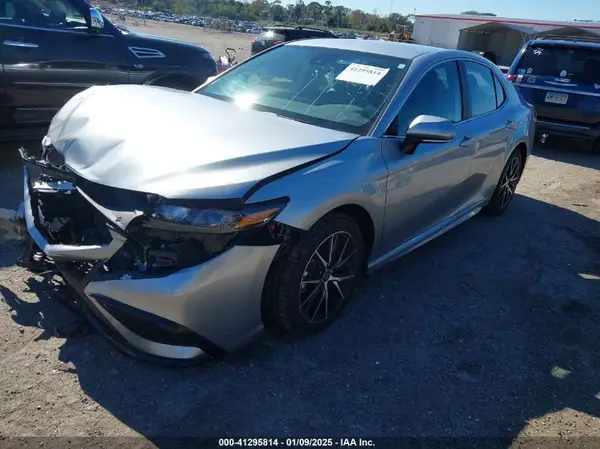 4T1G11AKXRU898917 2024 TOYOTA CAMRY - Image 2