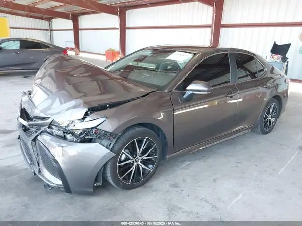 4T1G11AKXRU899503 2024 TOYOTA CAMRY - Image 2