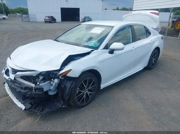 4T1G11AKXRU902528 2024 TOYOTA CAMRY - Image 2